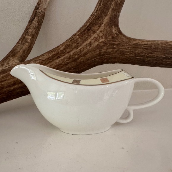 Home Exclusives Other - Home Exclusives Bone China Gravy Boat Neutral Geometric Block Pattern Cream Tan